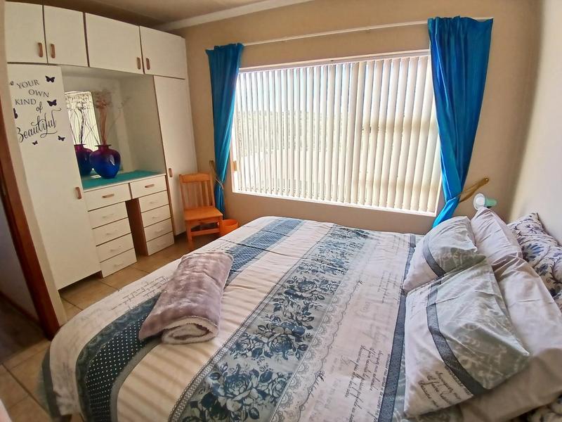 5 Bedroom Property for Sale in Stilbaai Wes Western Cape